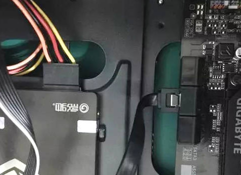如何組裝臺(tái)式電腦